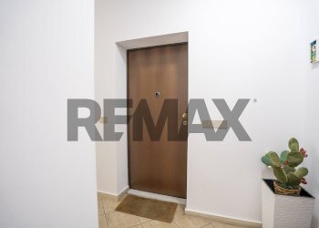 Hall / corridoio - Trilocale Via Pompeo Cisternazza
10, Mascalucia - foto 26