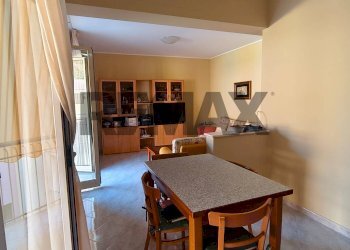 Sala da pranzo - Trilocale Via Vittorio Emanuele Orlando
 
46, Fiumefreddo di Sicilia - foto 13
