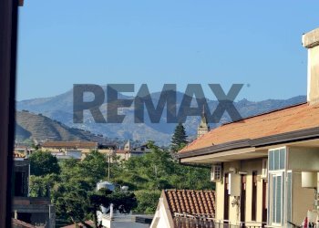 Vista delle montagne - Trilocale Via Vittorio Emanuele Orlando
 
46, Fiumefreddo di Sicilia - foto 17