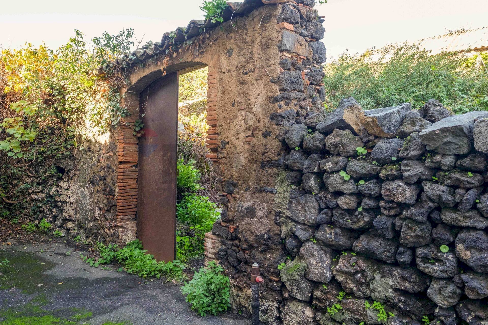 Casa all\'aperto - Terreno edificabile Vico Balsamo
 
12, San Gregorio di Catania - foto 1