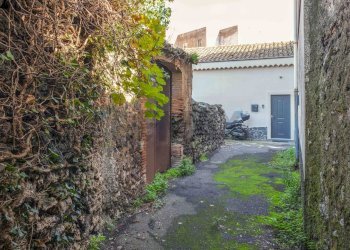 Casa all\'aperto - Terreno edificabile Vico Balsamo
12, San Gregorio di Catania - foto 5