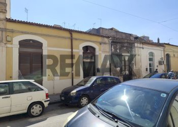 Edificio all\'aperto - Quadrilocale via isonzo
 
40, Siracusa - foto 1