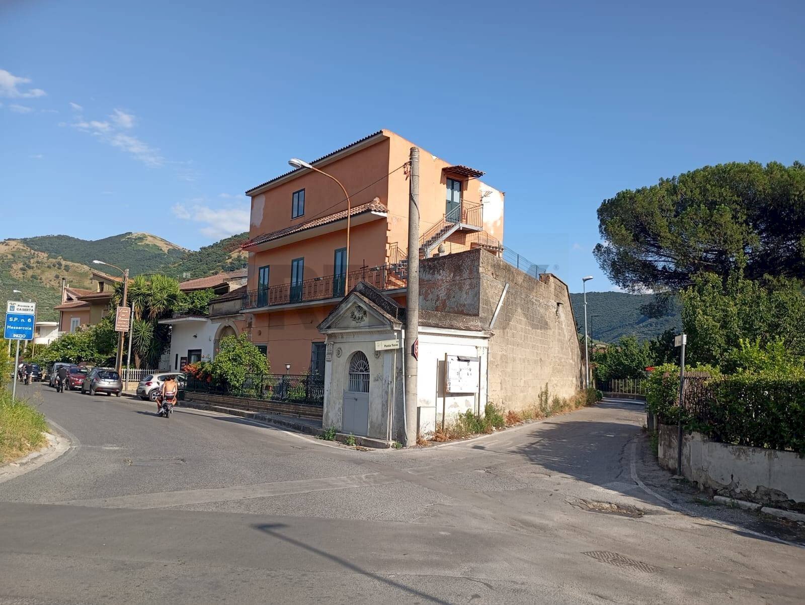 Casa all\'aperto - Casa semi indipendente via Ponte Trave
 
89, San Felice a Cancello - foto 3