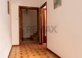 Hall / corridoio - Casa indipendente Via Michelangelo
 
3, Osimo - foto 8