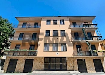 Edificio all\'aperto - Bilocale via carlo albani
 
9, Pavia - foto 3