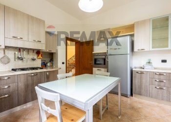 Cucina - Semi-detached house IV Novembre
 
35, Fidenza - photo 6