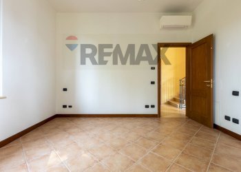 Stanza vuota - Semi-detached house IV Novembre
 
35, Fidenza - photo 13