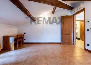 Stanza vuota - Semi-detached house IV Novembre
 
35, Fidenza - photo 18