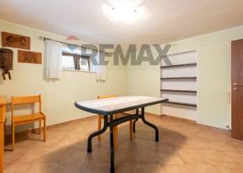 Sala da pranzo - Semi-detached house IV Novembre
 
35, Fidenza - photo 21