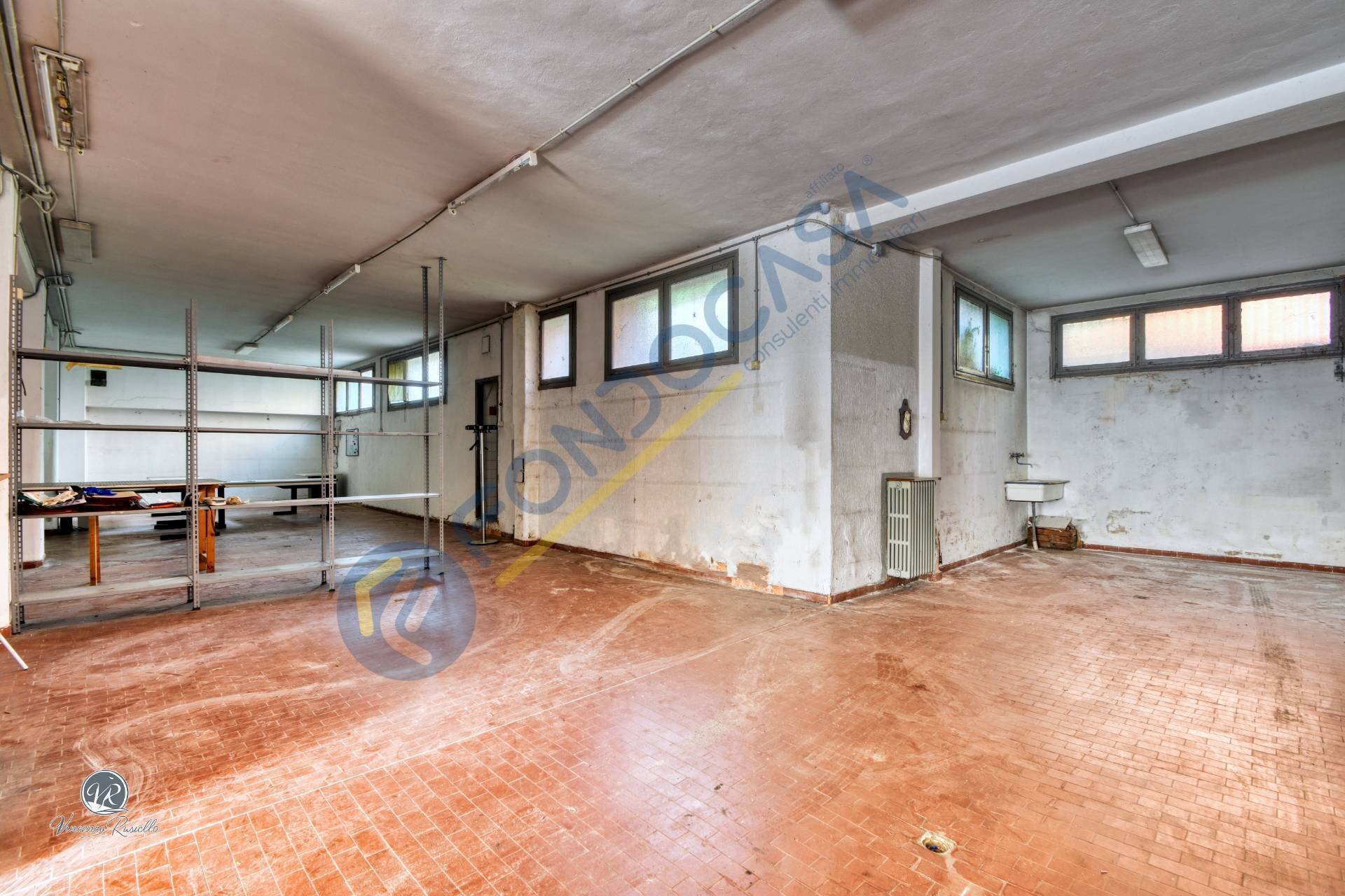 Foto 1 - Warehouse via Udine
 
10/12, Senago - photo 1