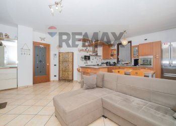 Soggiorno - Three-room apartment via Liserta
 
12, Fagnano Olona - photo 3
