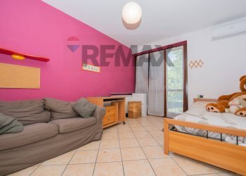 Camera / camera da letto - Three-room apartment via Liserta
 
12, Fagnano Olona - photo 13