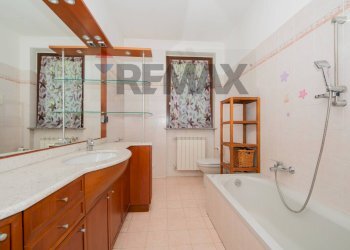 Bagno - Three-room apartment via Liserta
 
12, Fagnano Olona - photo 17