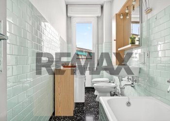 Bagno - Bilocale Via Maddalena
 
15, Sesto Calende - foto 16