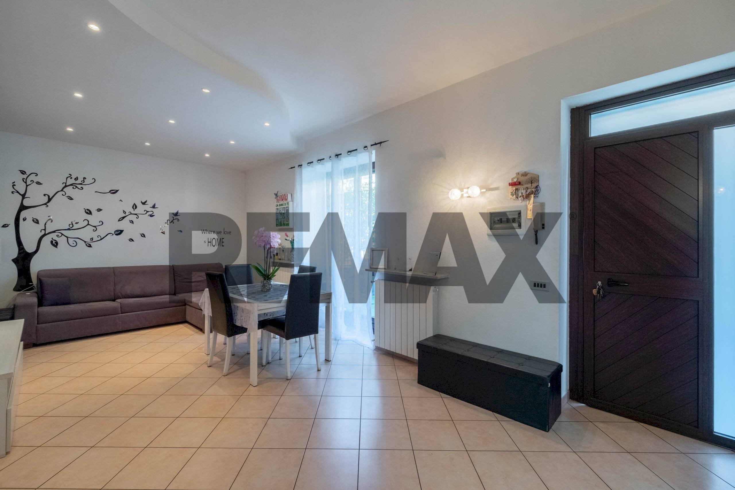 Sala da pranzo - Three-room apartment via de amicis
 
52, Cairate - photo 1