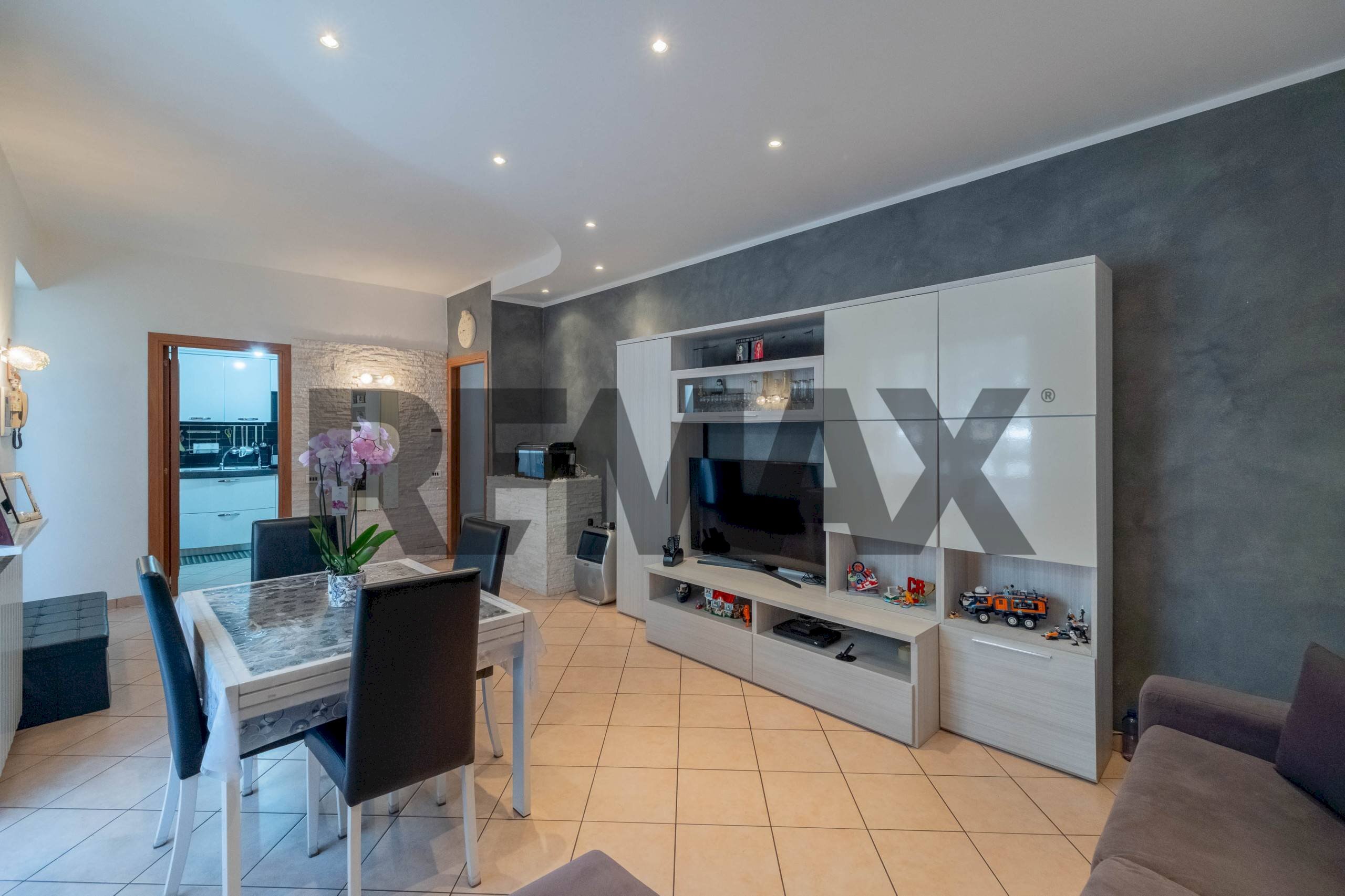 Sala da pranzo - Three-room apartment via de amicis
52, Cairate - photo 3