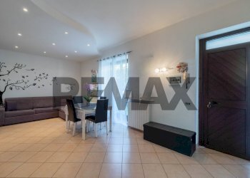 Sala da pranzo - Three-room apartment via de amicis
 
52, Cairate - photo 1