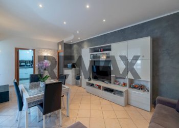 Sala da pranzo - Three-room apartment via de amicis
 
52, Cairate - photo 3