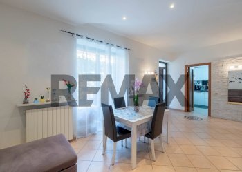 Sala da pranzo - Three-room apartment via de amicis
 
52, Cairate - photo 4
