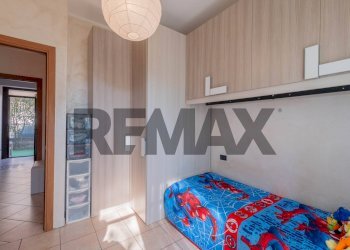 Camera / camera da letto - Three-room apartment via de amicis
 
52, Cairate - photo 20
