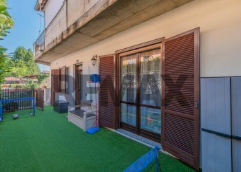Terrazza - Three-room apartment via de amicis
 
52, Cairate - photo 30