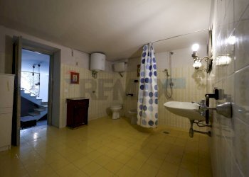 Bagno - Villa corso vittorio emanuele
 
8, Casamicciola Terme - photo 28