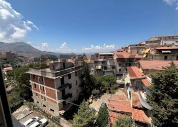 Edificio all\'aperto - Four-room apartment Madre Teresa di Calcutta
 
8, Montelepre - photo 5