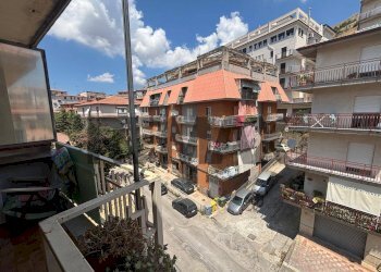 Edificio all\'aperto - Four-room apartment Madre Teresa di Calcutta
 
8, Montelepre - photo 18