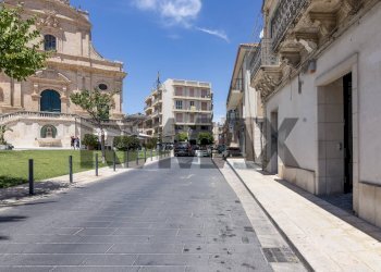 Edificio all\'aperto - Casa indipendente VIA CAIROLI
 
1, Ispica - foto 14