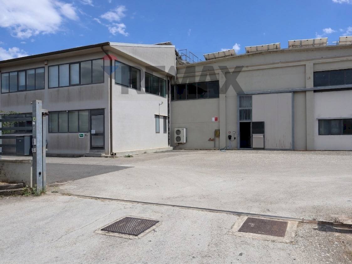 Edificio all\'aperto - Shed Zona industriale 3 fase viale 15
6, Ragusa - photo 2