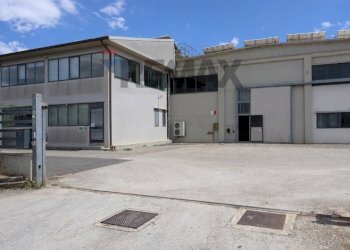 Edificio all\'aperto - Shed Zona industriale 3 fase viale 15
6, Ragusa - photo 2