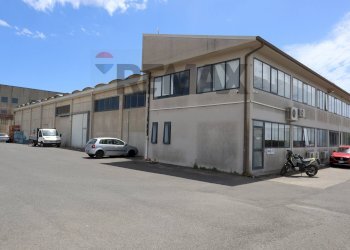 Edificio all\'aperto - Shed Zona industriale 3 fase viale 15
6, Ragusa - photo 3