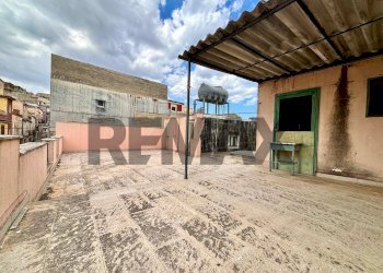 Terrazza - Casa indipendente Via Girolamo Savanarola
 
88, Giarratana - foto 2
