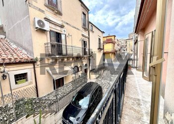 Balcone - Casa indipendente Via Girolamo Savanarola
 
88, Giarratana - foto 13