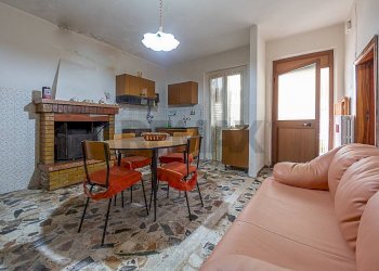 Sala da pranzo - Casa indipendente c.da Piane San Pantaleone
 
175, Miglianico - foto 4