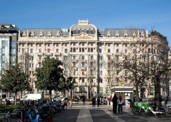 Edificio all\'aperto - Cafeteria - Cold Bar Piazza Quattro Novembre
1, Milano - photo 22