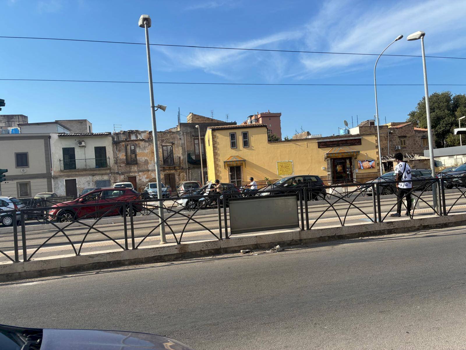 Foto 1 - Negozio Via Leonardo Da Vinci
 
408, Palermo - foto 1