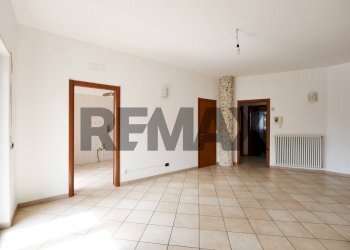 Stanza vuota - Three-room apartment via Fratelli Rosselli
 
42/A, Cassano delle Murge - photo 4