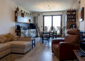 Sala da pranzo - Quadrilocale via Giuseppe di Vittorio
 
2/2, Montesilvano - foto 8