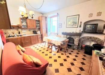 Two-room apartment Via Martiri della Liberazione, Diano Castello - photo 2