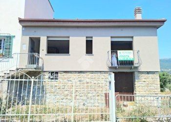Independent house Via IV Novembre, Diano Arentino - photo 1