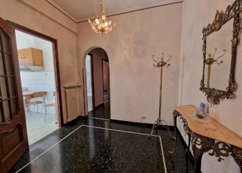 Ingresso - Trilocale via Faliero Vezzani, 42, Genova (zona Sampierdarena) - foto 2