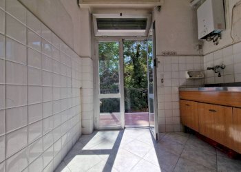 Cucina - Trilocale via Faliero Vezzani, 42, Genova (zona Sampierdarena) - foto 5