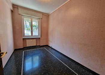 Camera da letto - Trilocale via Faliero Vezzani, 42, Genova (zona Sampierdarena) - foto 9