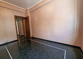 Camera da letto - Trilocale via Faliero Vezzani, 42, Genova (zona Sampierdarena) - foto 26