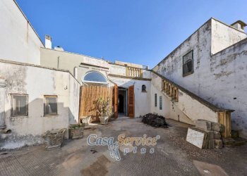Cortile interno - Casa indipendente via 24 Maggio, Tuglie - foto 8