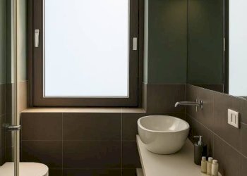 Bagno - Trilocale via Ippolito Rosellini, 2, Milano (zona Isola) - foto 13