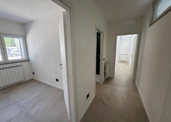 Corridoio - Villa via Roma, 65, Cardano al Campo - photo 17