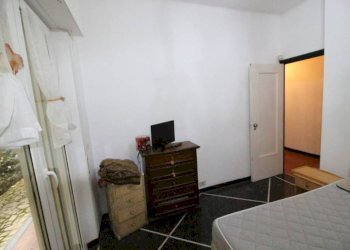 Camera da letto - Bilocale via Luigi Rizzo, Genova (zona Pegli) - foto 14