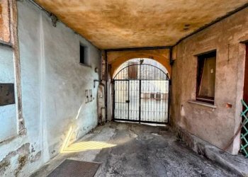 Cortile interno - Casa indipendente via Indipendenza, Gemonio - foto 25